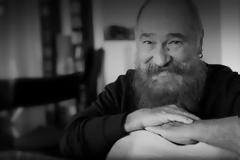 Έφυγε από τη ζωή ο Τζίμης Πανούσης