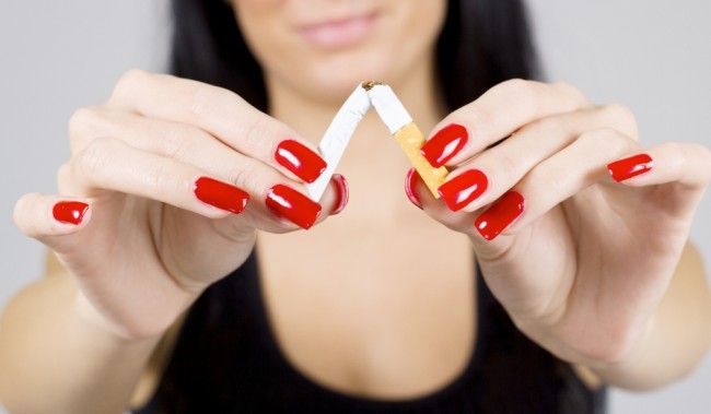 Οι Έλληνες κόβουν το τσιγάρο! Κατακόρυφη πτώση του καπνίσματος τα τελευταία 5 χρόνια! Τι έδειξε έρευνα - Φωτογραφία 1