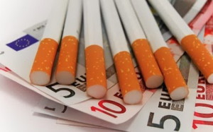 Οι Έλληνες κόβουν το τσιγάρο! Κατακόρυφη πτώση του καπνίσματος τα τελευταία 5 χρόνια! Τι έδειξε έρευνα - Φωτογραφία 2