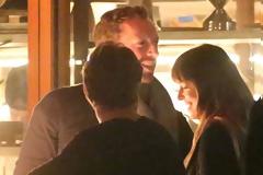 Dakota Johnson & Chris Martin: Οι πρώτες φωτογραφίες που επιβεβαιώνουν τη σχέση τους!