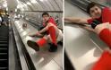 Το βίντεο με το νεαρό να χτυπάει στις κυλιόμενες σκάλες γίνεται viral με 25 εκατομμύρια views