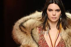 Στο στόχαστρο και πάλι η Kendall Jenner! Η εμφάνιση στο catwalk των Dsquared2 που συζητήθηκε!