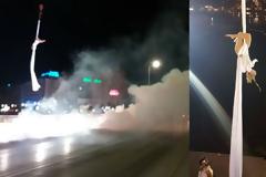 Χαλκίδα: Δεν ξανάγινε! Διέκοψαν την κυκλοφορία στη Παλαιά Γέφυρα για να κάνουν πρόβες για το Θαλασσινό Καρναβάλι - Σόου με ακροβατικά και δεκάδες πυροτεχνήματα, βεγγαλικά! (ΦΩΤΟ)