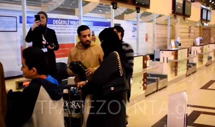 Πόντιοι από την Ελλάδα ξεσηκώνουν με χορό το αεροδρόμιο της Τραπεζούντας [video] - Φωτογραφία 1