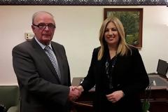 Στη Δημοκρατική Συμπαράταξη προσχωρεί ο βουλευτής Γιώργος Καρράς