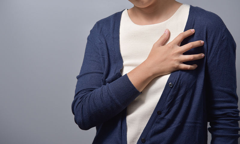 Πόνος στο στήθος: Πού μπορεί να οφείλεται, εκτός από την καρδιά - Φωτογραφία 1