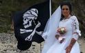 Ανήκουστο: 45χρονη παντρεύτηκε... φάντασμα, επειδή βαρέθηκε τους άνδρες! - Φωτογραφία 1