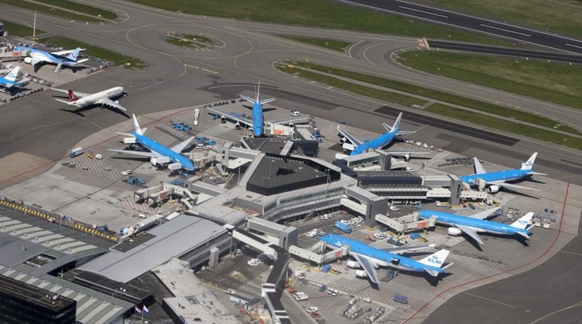 Αναστάτωση στην Ολλανδία: Ακυρώσεις πτήσεων στο αεροδρόμιο Σίπχολ λόγω επικείμενης καταιγίδας - Φωτογραφία 1
