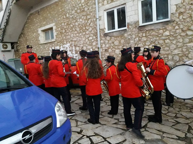 ΠΑΛΙΑΜΠΕΛΑ: Λαμπρός Εσπερινός και Λιτανεία για τον Πολιούχο τους Άγιο Αθανάσιο (ΦΩΤΟ: Στέλλα Λιάπη) - Φωτογραφία 108