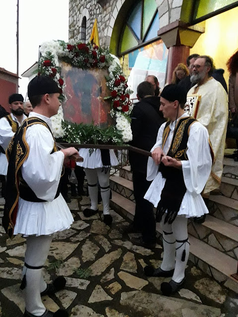 ΠΑΛΙΑΜΠΕΛΑ: Λαμπρός Εσπερινός και Λιτανεία για τον Πολιούχο τους Άγιο Αθανάσιο (ΦΩΤΟ: Στέλλα Λιάπη) - Φωτογραφία 111
