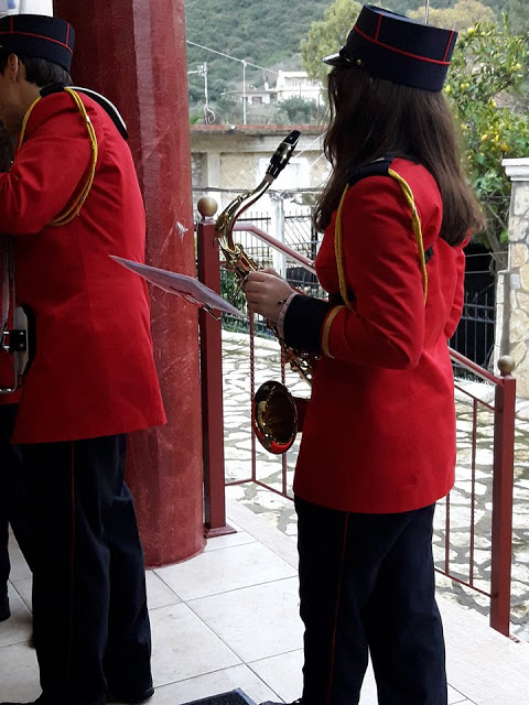 ΠΑΛΙΑΜΠΕΛΑ: Λαμπρός Εσπερινός και Λιτανεία για τον Πολιούχο τους Άγιο Αθανάσιο (ΦΩΤΟ: Στέλλα Λιάπη) - Φωτογραφία 53