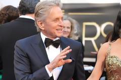 Michael Douglas και Catherine Zeta Jones στηρίζουν το #MeToo