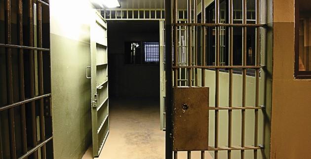 Σφαίρες, κινητά και τάμπλετ βρέθηκαν στα... VIP κελιά των φυλακών Κασσάνδρας - Φωτογραφία 1