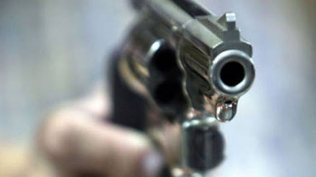 Πυροβόλησαν νεαρό κομμωτή με πιστόλι τύπου Mακάροφ - Φωτογραφία 1