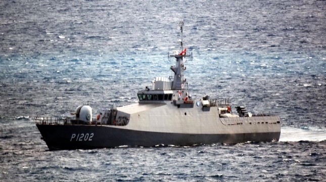 Βίντεο: Η στιγμή που το σκάφος της τουρκικής ακτοφυλακής ακουμπά την κανονιοφόρο - Φωτογραφία 2