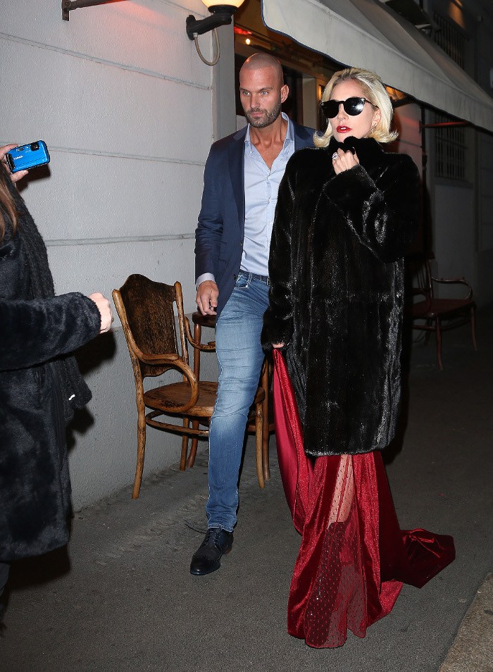 Θεαματική εμφάνιση στο Μιλάνο έκανε η Lady Gaga - Φωτογραφία 5