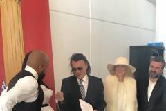 Βίντεο: Ο Ηλίας Ψινάκης πάντρεψε τον Ησαΐα Ματιάμπα