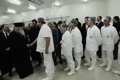 ΔΕΙΤΕ ΦΩΤΟ απο την επίσκεψη του Αρχιεπισκόπου στο εργοστάσιο ΑΜΦΙΓΑΛ στη Κεχρινιά (ΧΡΗΣΤΟΣ ΜΠΟΝΗΣ)