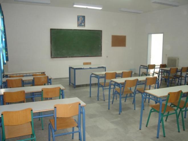 Αχαΐα: Δασκάλα δεν έδινε το κολατσιό στους μαθητές της - Τους τιμώρησε γιατί της έβαλαν κόλλα στην καρέκλα - Τί λέει η Περιφερειακή Διεύθυνση Εκπαίδευσης - Φωτογραφία 2