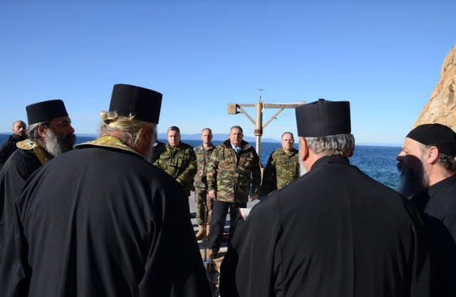 Φωτό από την επίσκεψη ΥΕΘΑ Πάνου Καμμένου στο Άγιον Όρος - Φωτογραφία 2