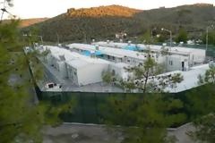 «Κραυγή» των εργαζομένων στη Μόρια: Δεν έχουμε πάρει ούτε ένα ευρώ, τα παιδιά μας πεινάνε