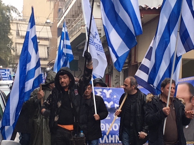 Φωτορεπορτάζ από την πορεία των υποστηρικτών του καταζητούμενου Σώρρα στο Αγρίνιο (ΦΩΤΟ) - Φωτογραφία 1