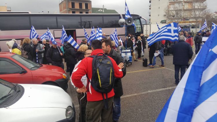 Φωτορεπορτάζ από την πορεία των υποστηρικτών του καταζητούμενου Σώρρα στο Αγρίνιο (ΦΩΤΟ) - Φωτογραφία 25