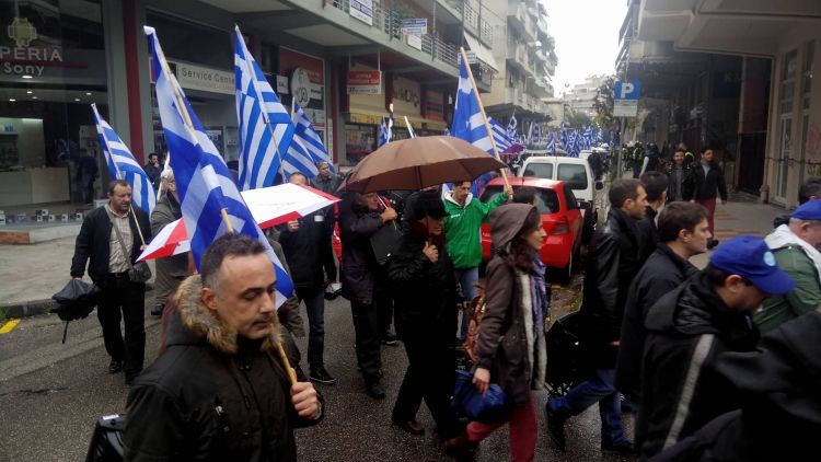 Φωτορεπορτάζ από την πορεία των υποστηρικτών του καταζητούμενου Σώρρα στο Αγρίνιο (ΦΩΤΟ) - Φωτογραφία 9