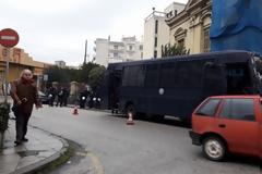 Σε κλοιο αστυνομικών το Αγρίνιο για τη συγκέντρωση οπαδών του Σωρρα [photos]