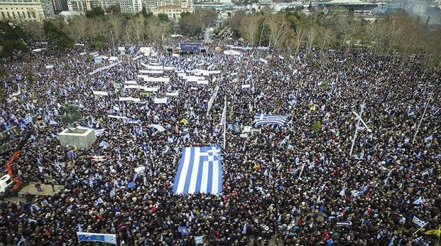 Η τελευταία «Σοβιετία» της Ευρώπης – Πάνω από 400.000 Ελληνες στη Θεσσαλονίκη και η ΕΡΤ; Δείτε και φρίξτε! - Φωτογραφία 5