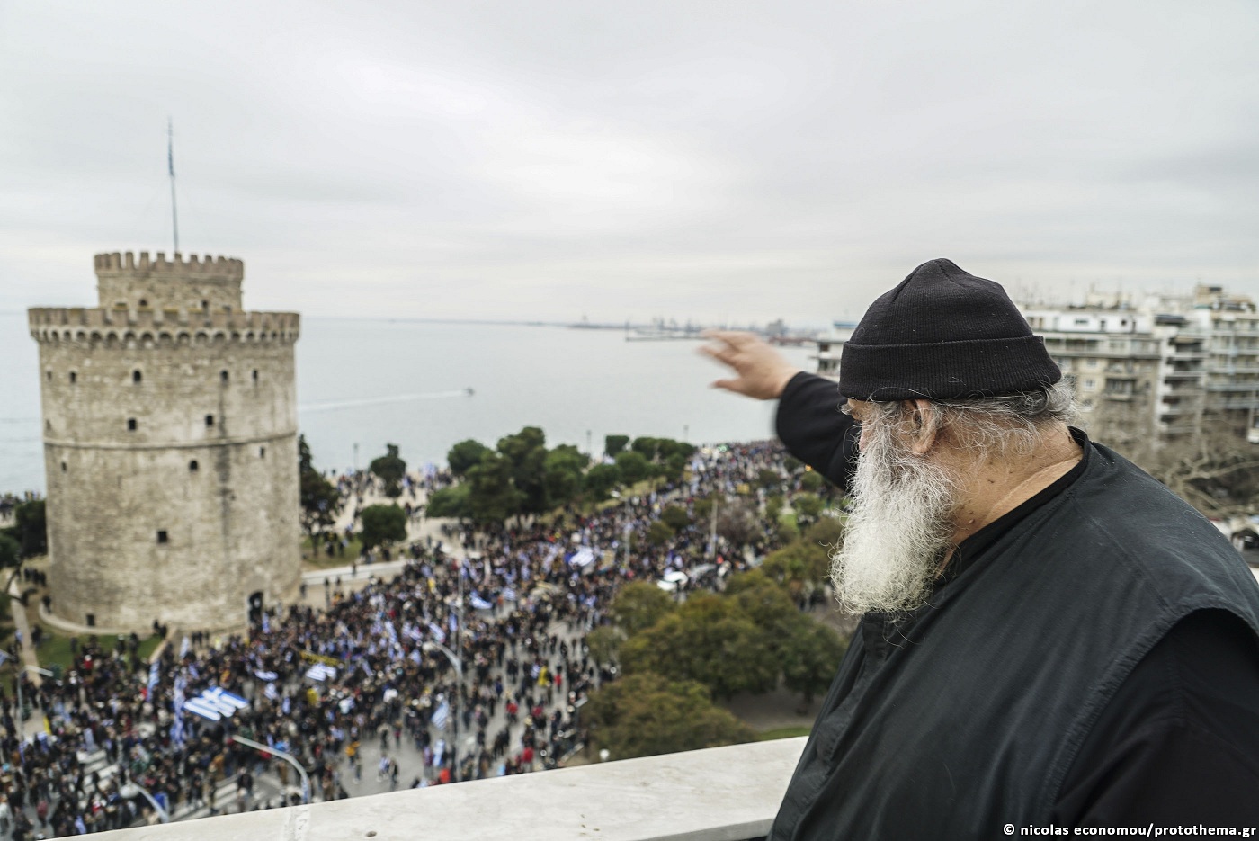 Φωτος: Δείτε στιγμιότυπα από το ογκώδες συλλαλητήριο της Θεσσαλονίκης - Φωτογραφία 3
