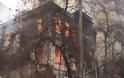Στις φλόγες κτήριο στη Θεσσαλονίκη