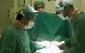 «Δημιουργεί δομές για να βολέψει τους χαμηλόμισθους επαίτες ιατρούς»