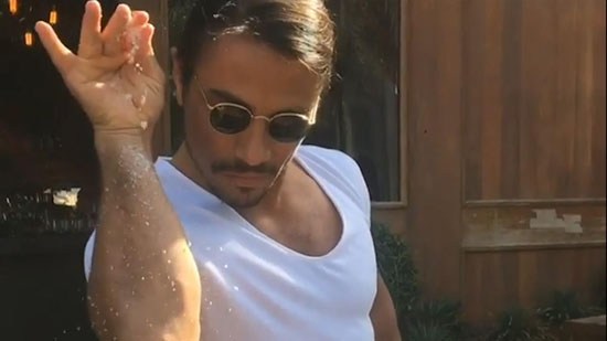 Ο Salt Bae θα αλατίζει τις μπριζόλες του στο Μανχάταν - Φωτογραφία 2