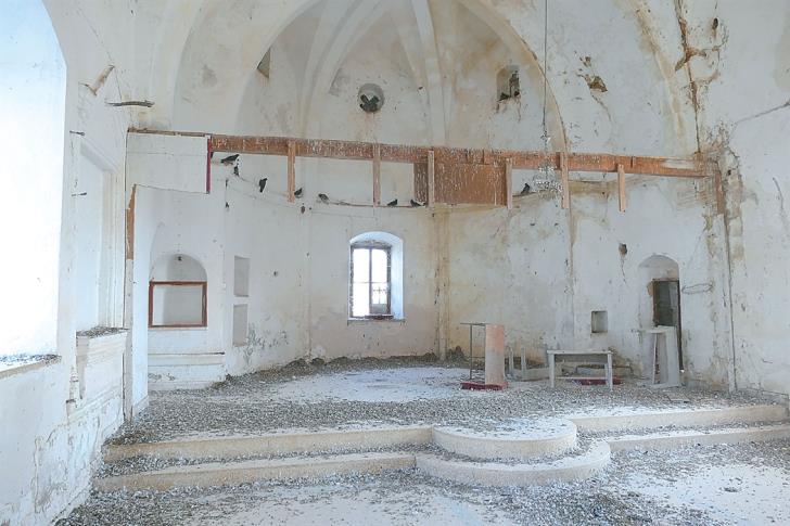 Κύπρος: Η εκκλησία στον Βαθύλακα έγινε περιστερώνας - Φωτογραφία 1