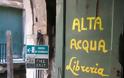 Acqua Alta: Το βιβλιοπωλείο που βρίσκεται μέσα στο νερό στη Βενετία