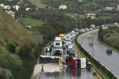 Ντελαπάρισε νταλίκα στην Εθνική Οδό