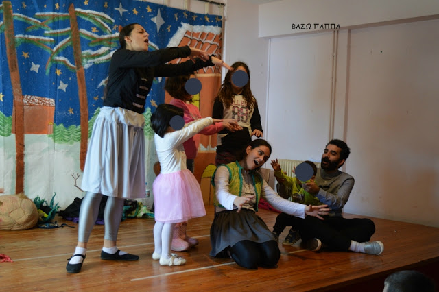Η διεθνής ομάδα Hippo παρουσίασε στην ΚΑΝΔΗΛΑ το θεατρικό έργο για παιδιά του Θωμά Βελισσάρη: «Η Αυγή και ο Ανθός» (ΦΩΤΟ: Βάσω Παππά) - Φωτογραφία 16