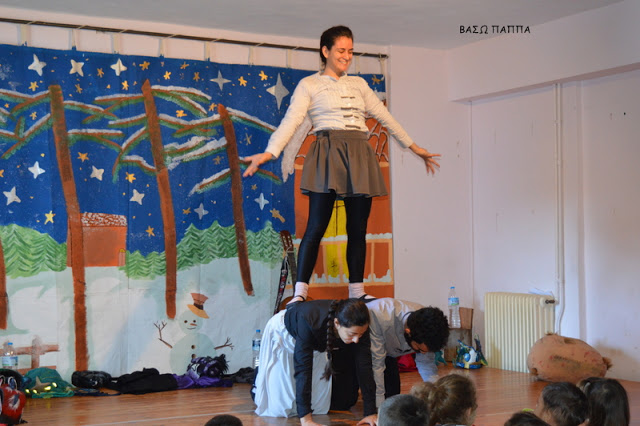 Η διεθνής ομάδα Hippo παρουσίασε στην ΚΑΝΔΗΛΑ το θεατρικό έργο για παιδιά του Θωμά Βελισσάρη: «Η Αυγή και ο Ανθός» (ΦΩΤΟ: Βάσω Παππά) - Φωτογραφία 4