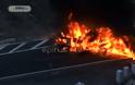 Νταλίκα τυλίχτηκε στις φλόγες στο ύψος της μεγάλης σήραγγας Μετσόβου [βίντεο]