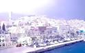 βίντεο Ένα απίστευτο θέαμα: Η νύχτα έγινε μέρα στη Σύρο - «Έλαμψε» το νησί από το Blue Star Naxos