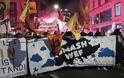 Ελβετία: Χιλιάδες διαδηλωτές κατά του Τραμπ στη Ζυρίχη - Φωτογραφία 2