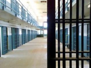 Με το νόμο Παρασκευόπουλου κάθε μήνα βγαίνουν από τη φυλακή 340 κρατούμενοι! - Φωτογραφία 1