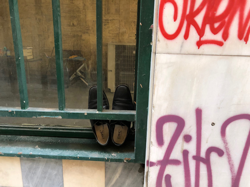 Ομόνοια: «Θέλω να αυτοκτονήσω» είπε ο 42χρονος Αλβανός και έτρεξε στην ταράτσα του ξενοδοχείου - Φωτογραφία 3