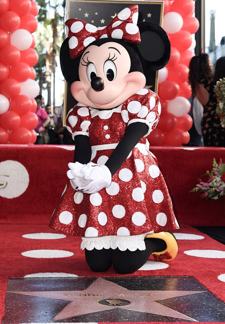 Η Μίνι Μάους απέκτησε αστέρι στη Λεωφόρο της Δόξας - Φωτογραφία 2