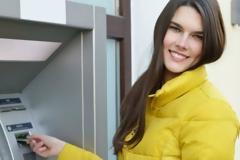 Γιατί οι γυναίκες λένε ψέματα στους άνδρες για τον τραπεζικό τους λογαριασμό
