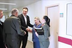 Ο Τομεάρχης Άμυνας της ΝΔ Βασ. Κικίλιας στο 401 ΓΣΝΑ