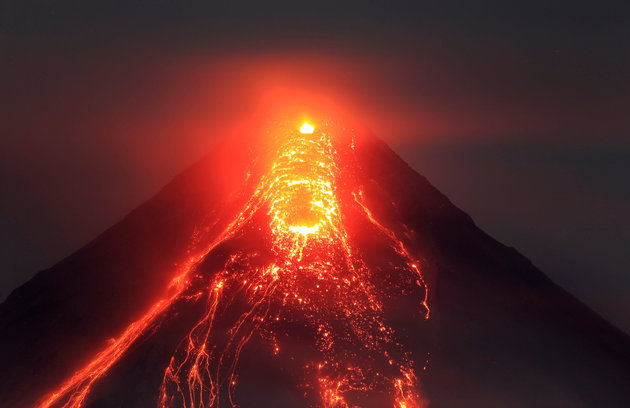 Εντυπωσιακές εικόνες από την έκρηξη του ηφαιστείου στις Φιλιππίνες. - Φωτογραφία 1