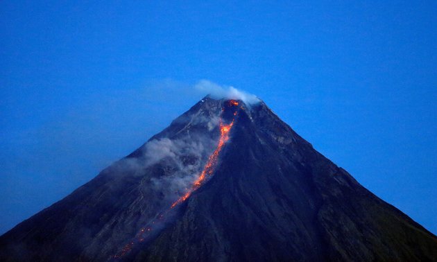 Εντυπωσιακές εικόνες από την έκρηξη του ηφαιστείου στις Φιλιππίνες. - Φωτογραφία 13