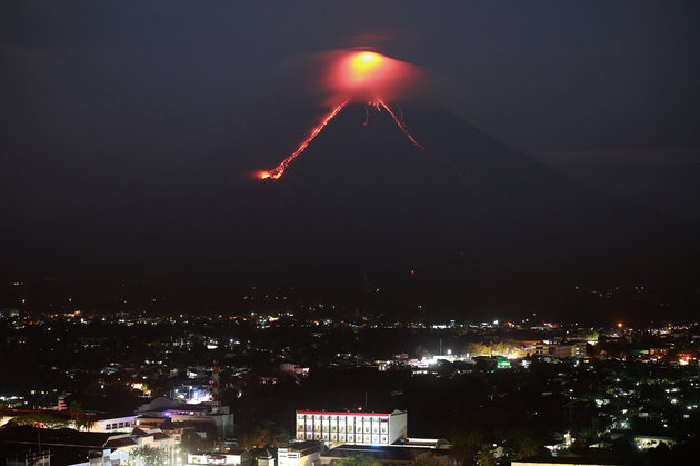 Εντυπωσιακές εικόνες από την έκρηξη του ηφαιστείου στις Φιλιππίνες. - Φωτογραφία 18